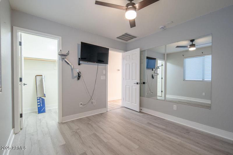 20250919_15766-W-McKinley-St_12