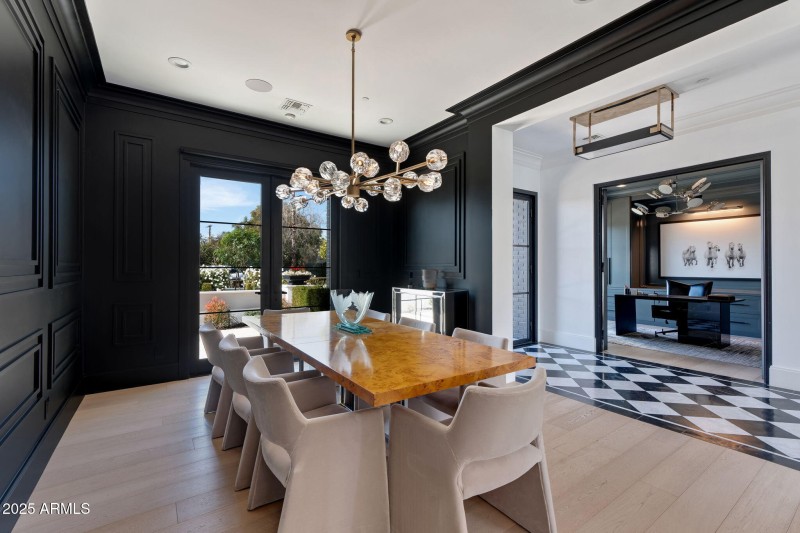 7-web-or-mls-3851-n-jokake-dr