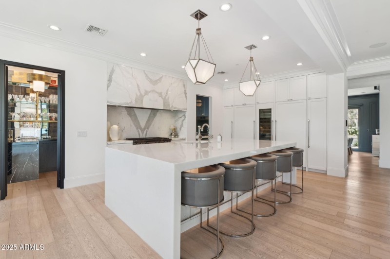 15-web-or-mls-3851-n-jokake-dr