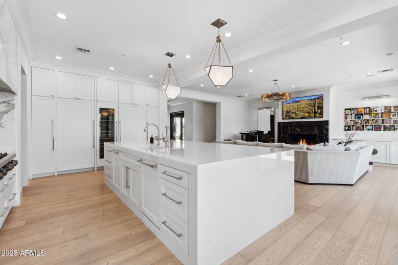 19-web-or-mls-3851-n-jokake-dr