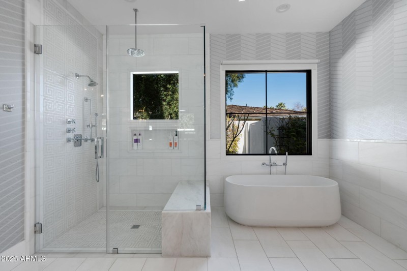 36-web-or-mls-3851-n-jokake-dr