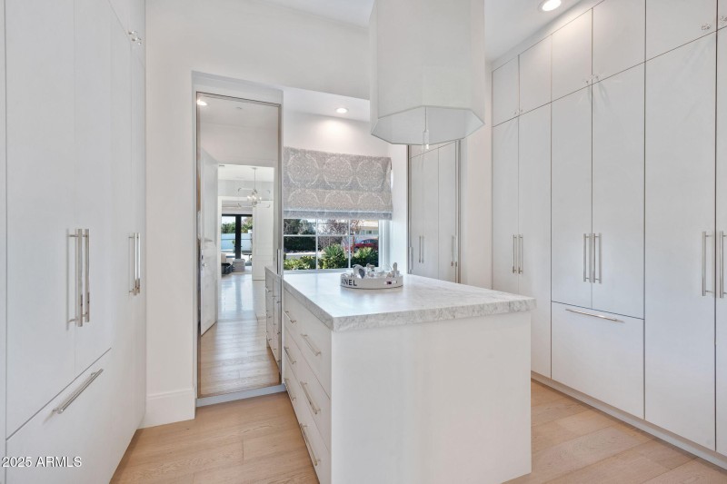 37-web-or-mls-3851-n-jokake-dr