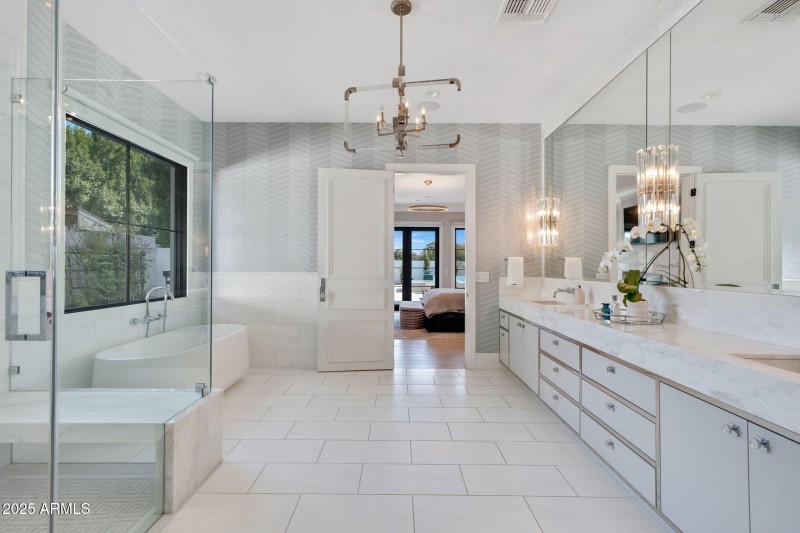 39-web-or-mls-3851-n-jokake-dr