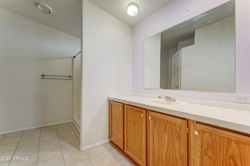 3702 N Michigan Avenue-15