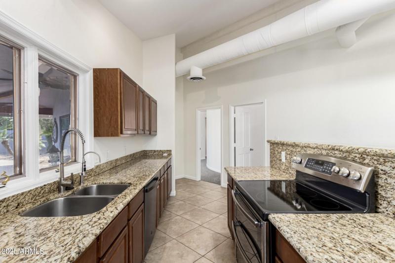 6F7C55C1-B3C7-4A4C-9CF6-DAF68545B4D7_1_2