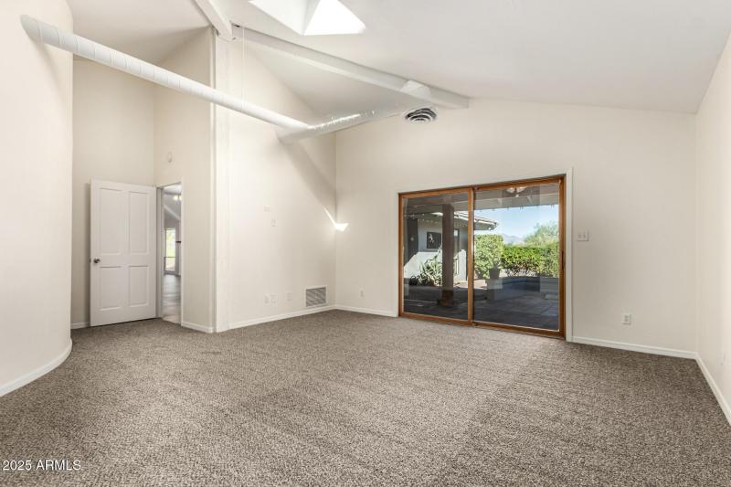 2CBC836C-7A55-4F71-9182-CCF5C42C42E0_1_2