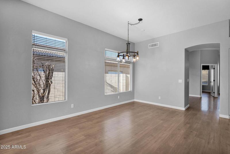 18-web-or-mls-P1327373