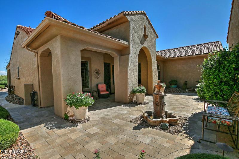 3573 N Presidential Dr-large-002-025-Bea