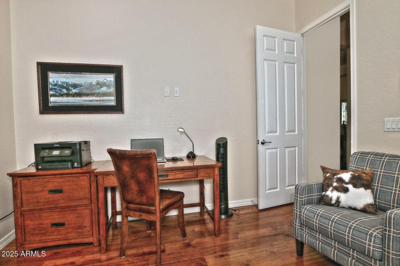 3573 N Presidential Dr-large-046-002-Den