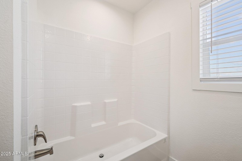 26-web-or-mls-2735-n-357th-ave