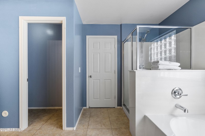 separate shower and soaking tub