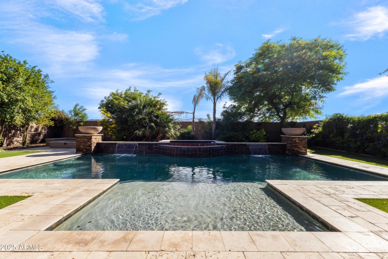 your private oasis with Baja shelf