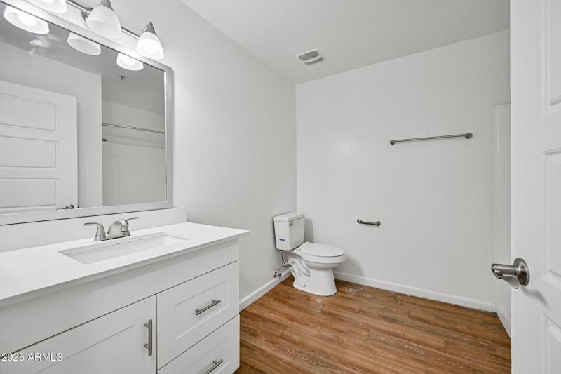 20-3065N67A214-ocupix