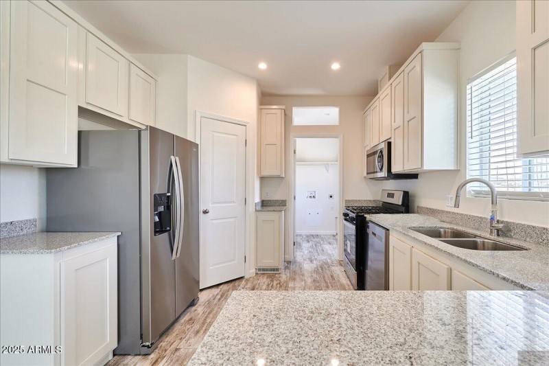 6) 59893-686dd8911baf2