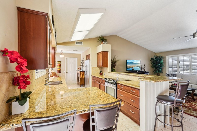 17-web-or-mls-W Eveningside Dr-S1610-017