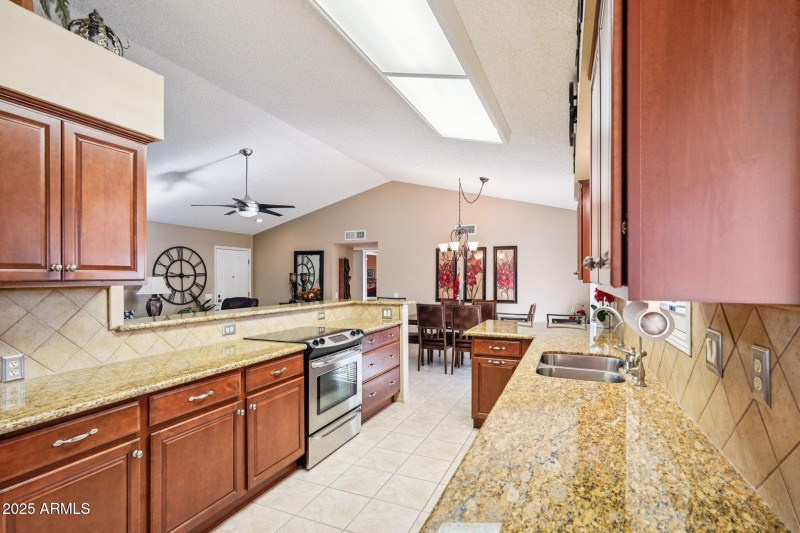 18-web-or-mls-W Eveningside Dr-S1610-018