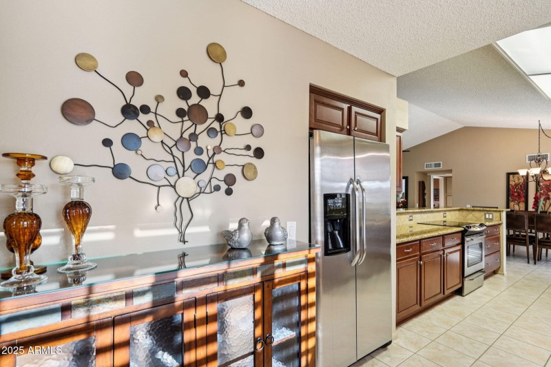 19-web-or-mls-W Eveningside Dr-S1610-019