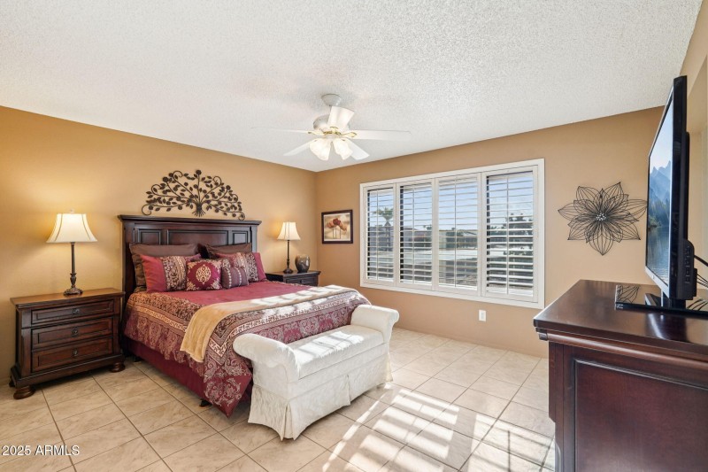 25-web-or-mls-W Eveningside Dr-S1610-025