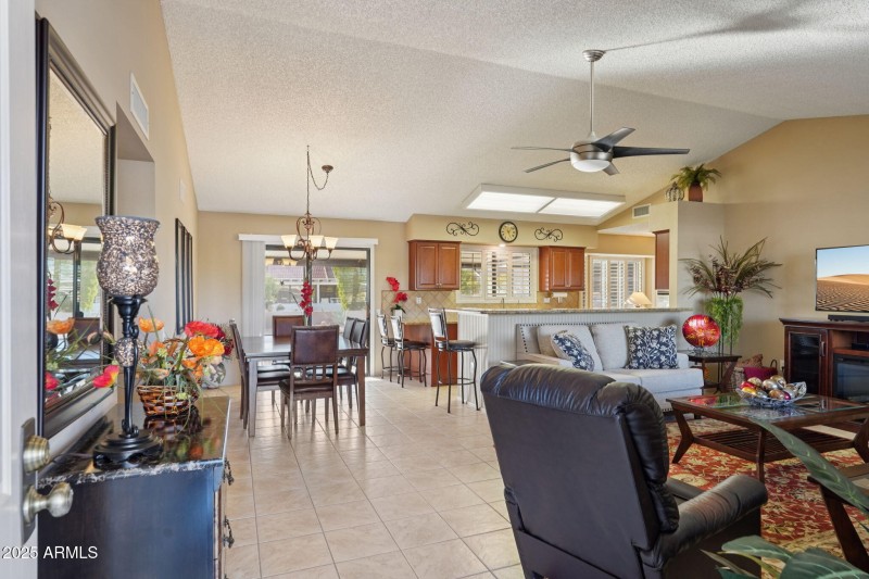 9-web-or-mls-W Eveningside Dr-S1610-009