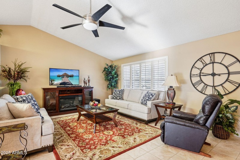 12-web-or-mls-W Eveningside Dr-S1610-012