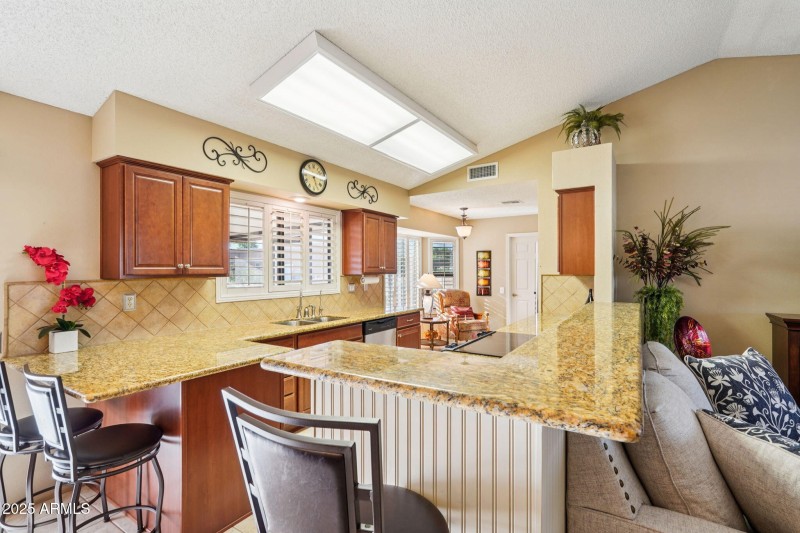 15-web-or-mls-W Eveningside Dr-S1610-015