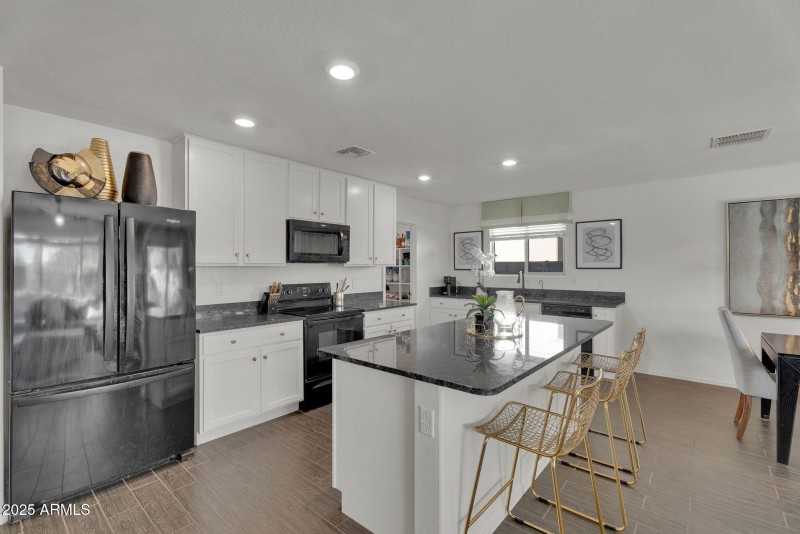 18437 E El Buho Pequeno