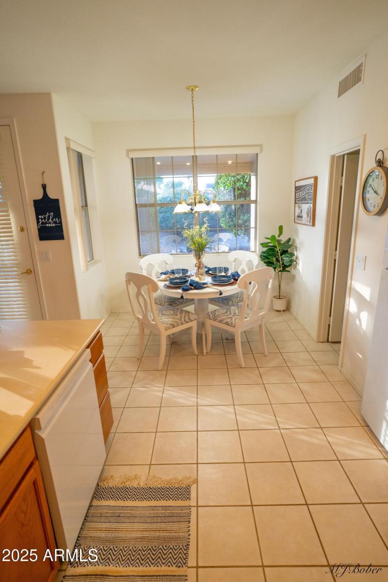 Dad_s House With Staging-09