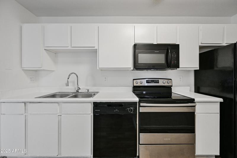 9-3065N67A222-ocupix-