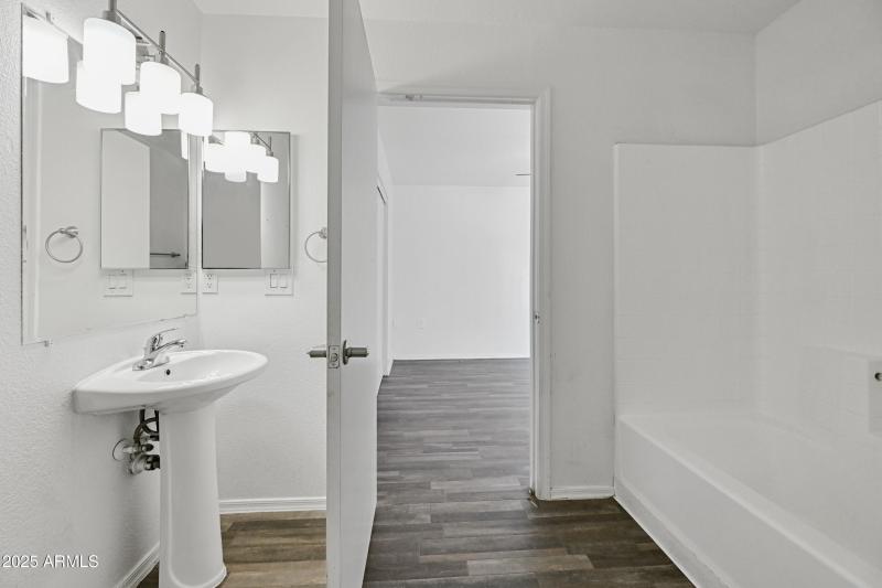 15-3065N67A222-ocupix-