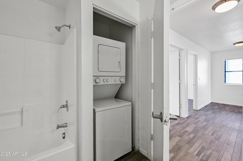 19-3065N67A222-ocupix-