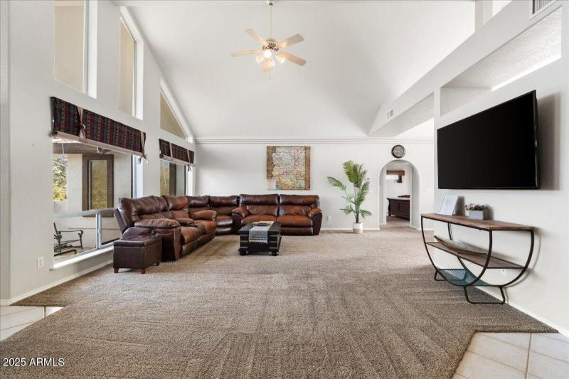 06-Entry to Living Room