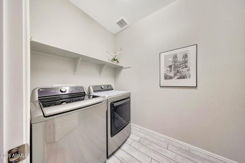 Laundry room (preplumbed for a sink)