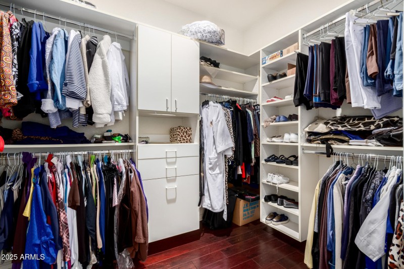 32 Second Primary Walk-in Closet