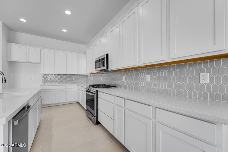 4050 E BRITTLEBUSH Lane - Ready Now!