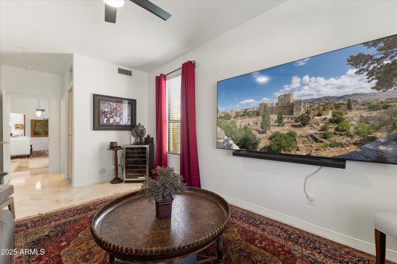 08-8100 E Camelback Rd