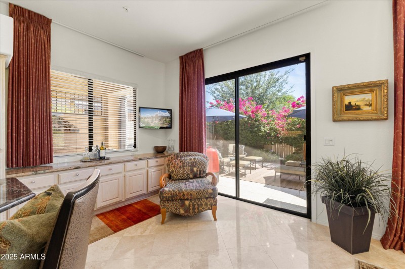 15-8100 E Camelback Rd