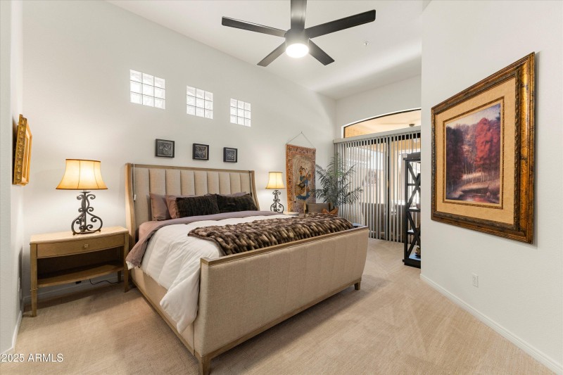 17-8100 E Camelback Rd