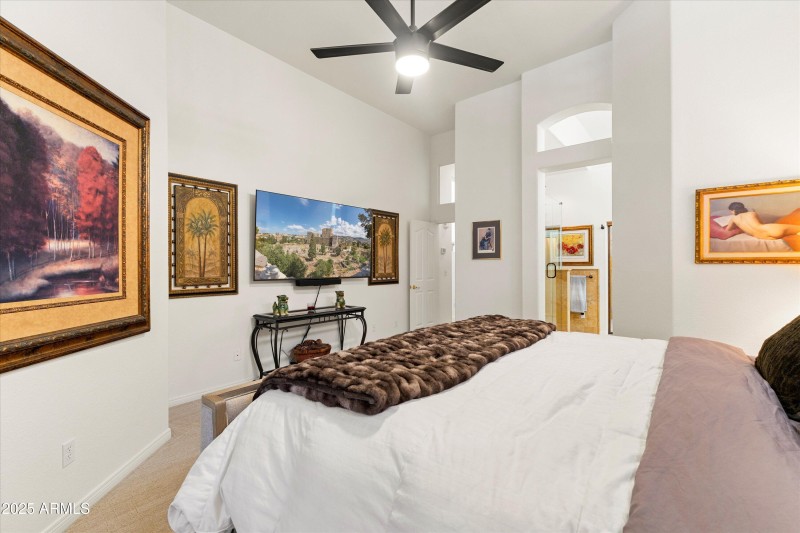 18-8100 E Camelback Rd