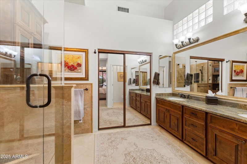 19-8100 E Camelback Rd