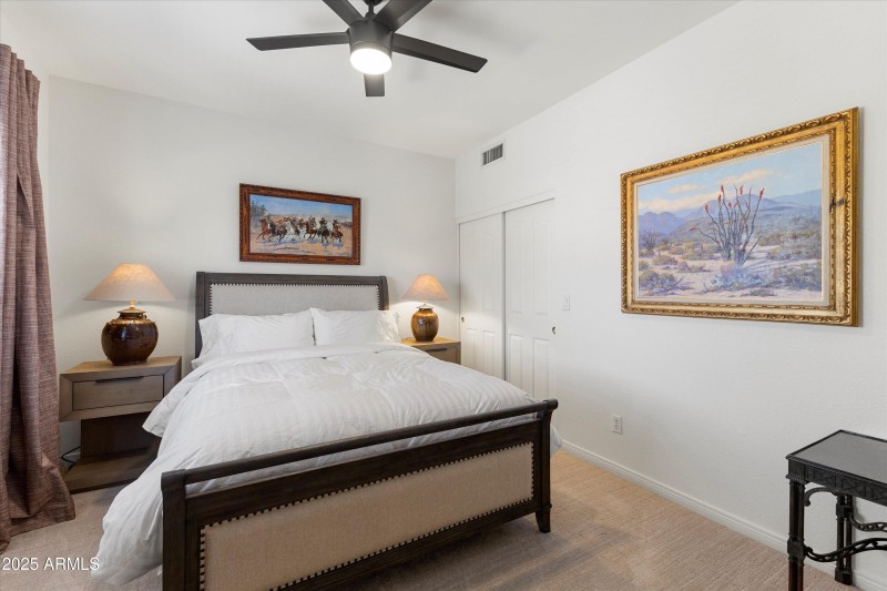 24-8100 E Camelback Rd