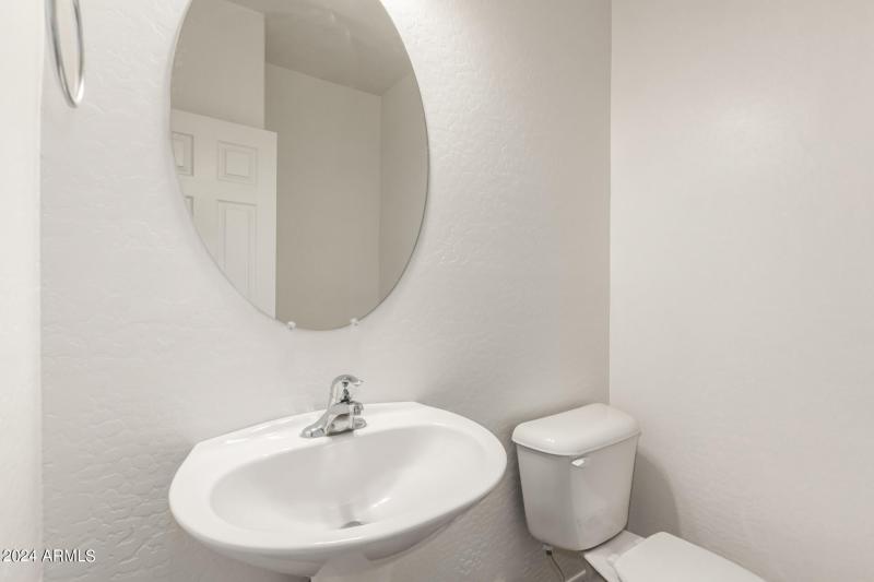 18 - guest bathroom
