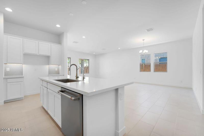 4068 E BRITTLEBUSH Lane - Ready Now!