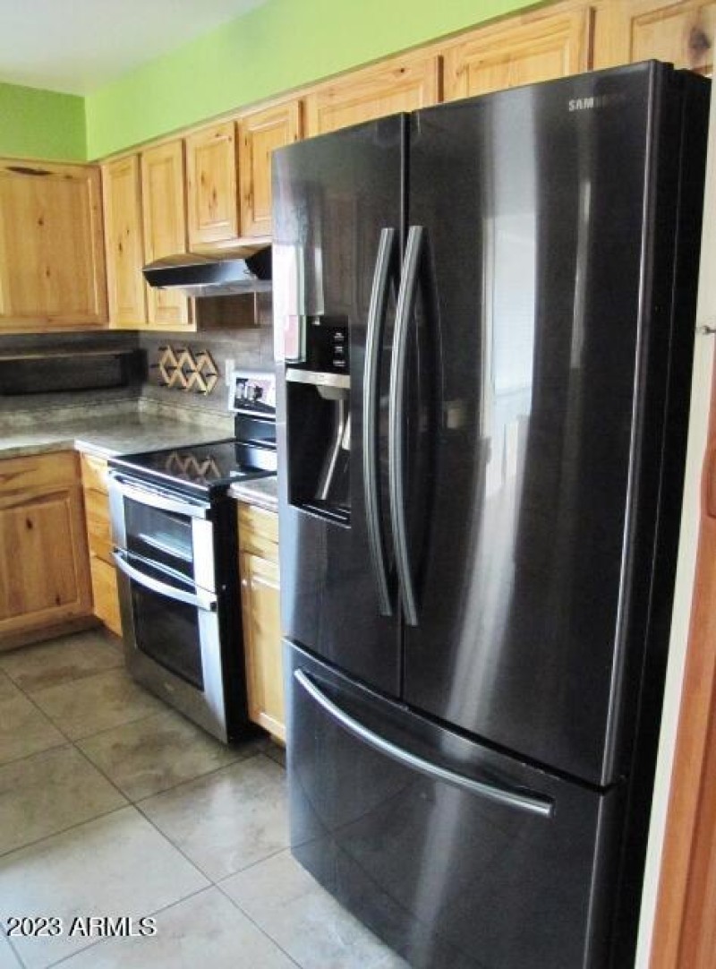 Black S/S refrigerator