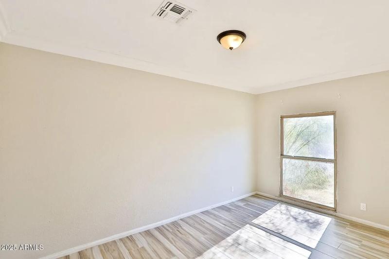 b229094a634bdae0d060e9b6bee80d75-uncropp