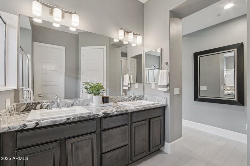 24-web-or-mls-W Evergreen Ter-S1510-024