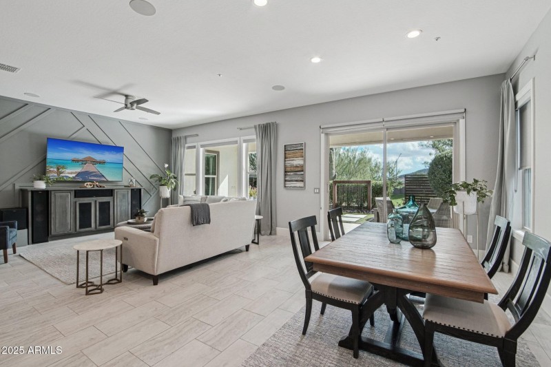 10-web-or-mls-W Evergreen Ter-S1510-010