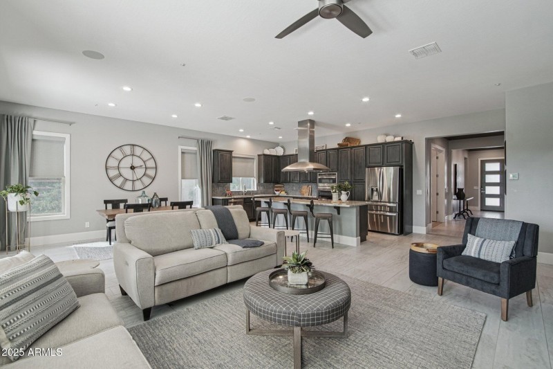 6-web-or-mls-W Evergreen Ter-S1510-006