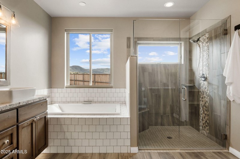 18-Primary Bathroom (2)