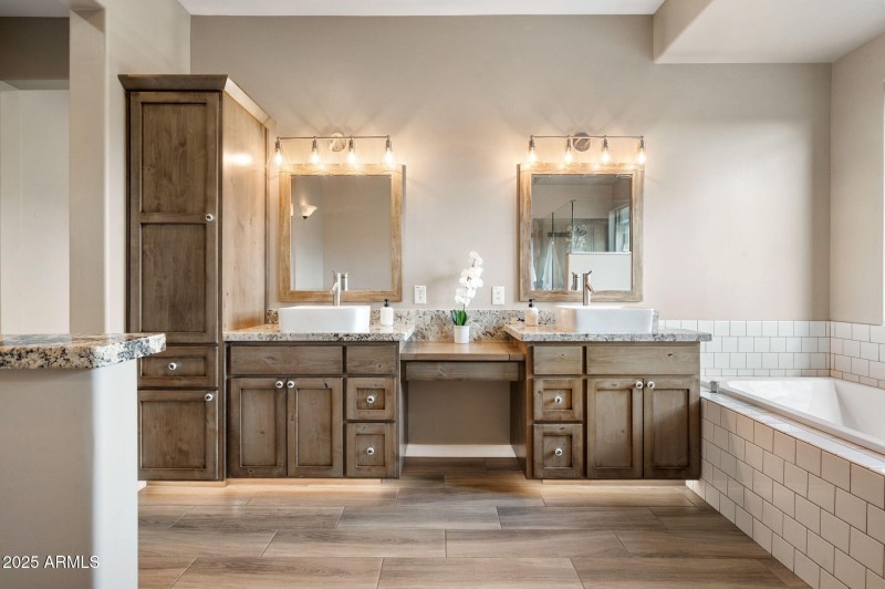 21-Primary Bathroom (5)