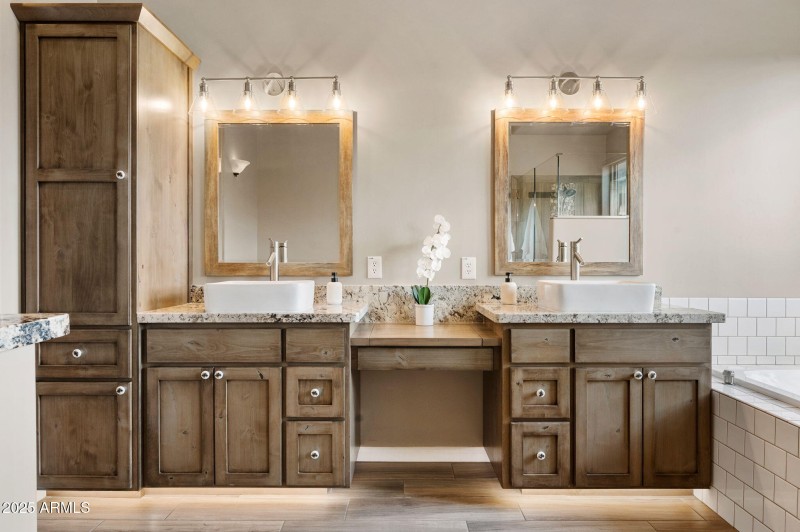 22-Primary Bathroom Vanity